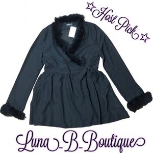 💘HOST PICK!💘🖤🆕Gorgeous Poly Chiffon Pegnoir with Faux Marabou Trim🖤💘